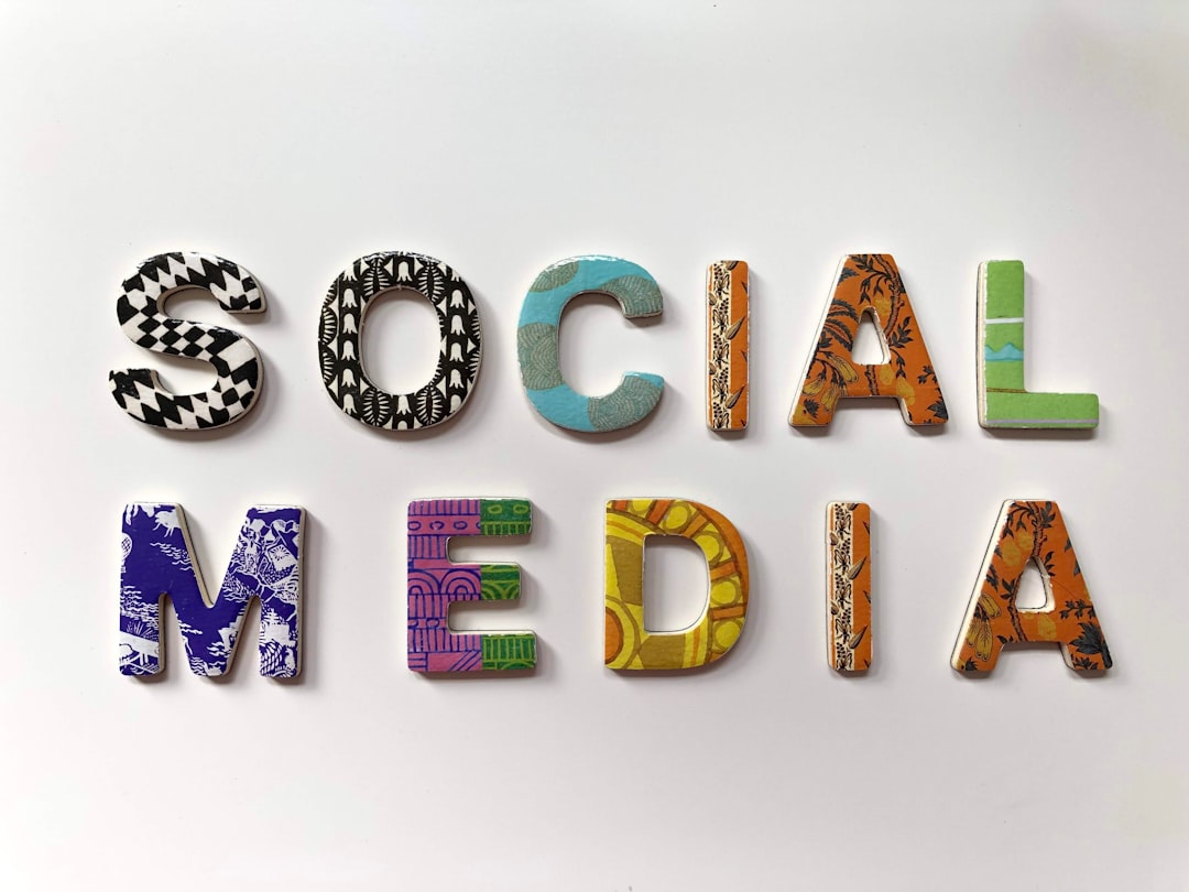 The Art of Drawing Readers In: Your attractive post title goes here Social Media in Colorful Alphabets